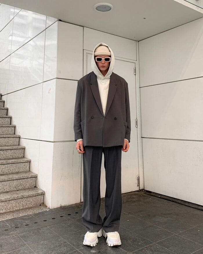 phối đồ với áo khoác nam cùng áo hoodie
