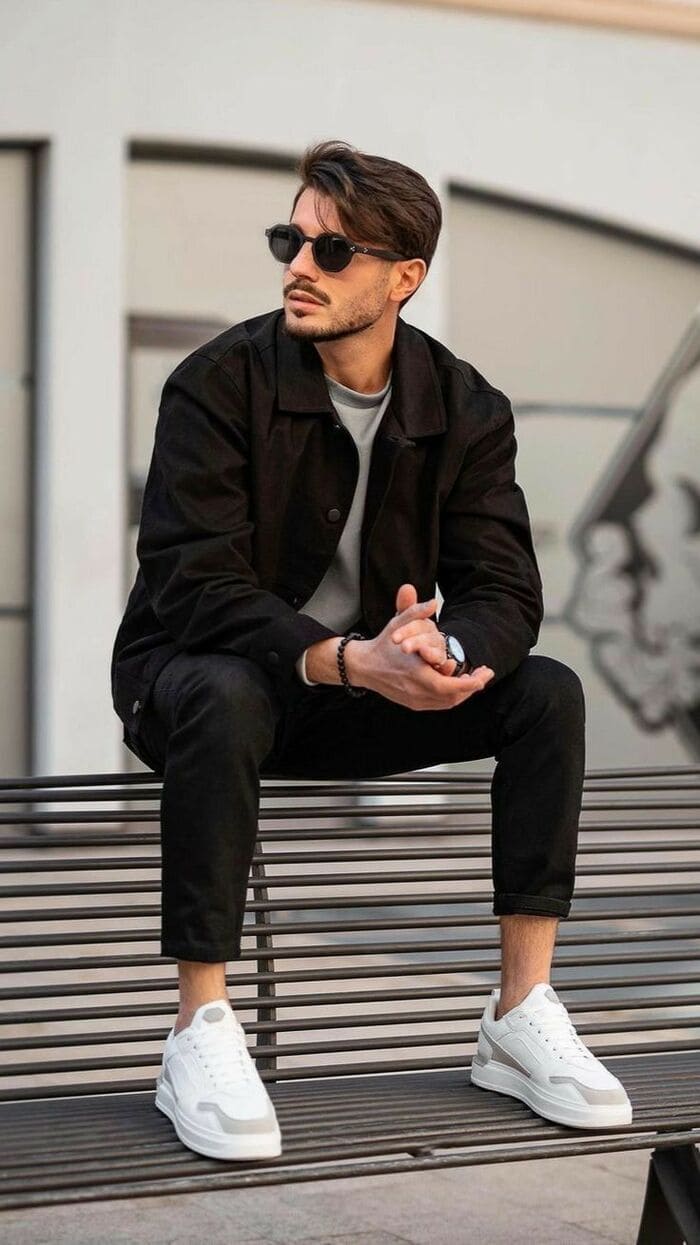 phối đồ với áo khoác nam cùng giày sneaker