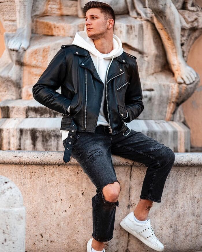 phối đồ với áo khoác nam cùng quần jeans
