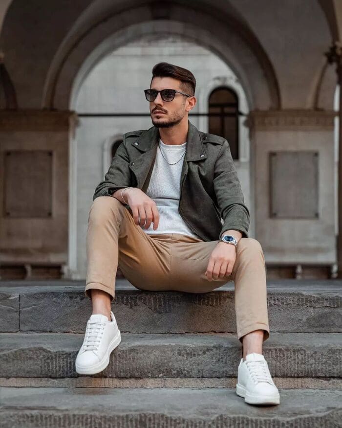 phối đồ với áo khoác nam cùng quần kaki