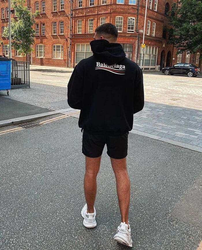 phối đồ với áo khoác nam cùng quần short